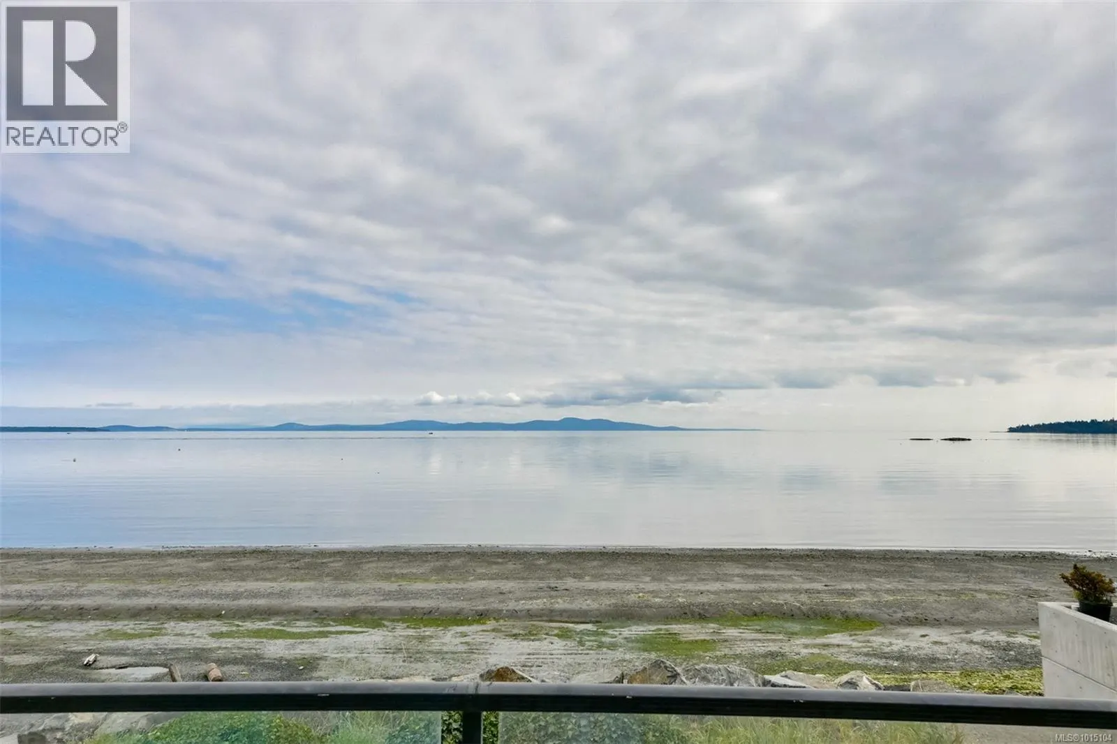 5037 Cordova Bay Rd