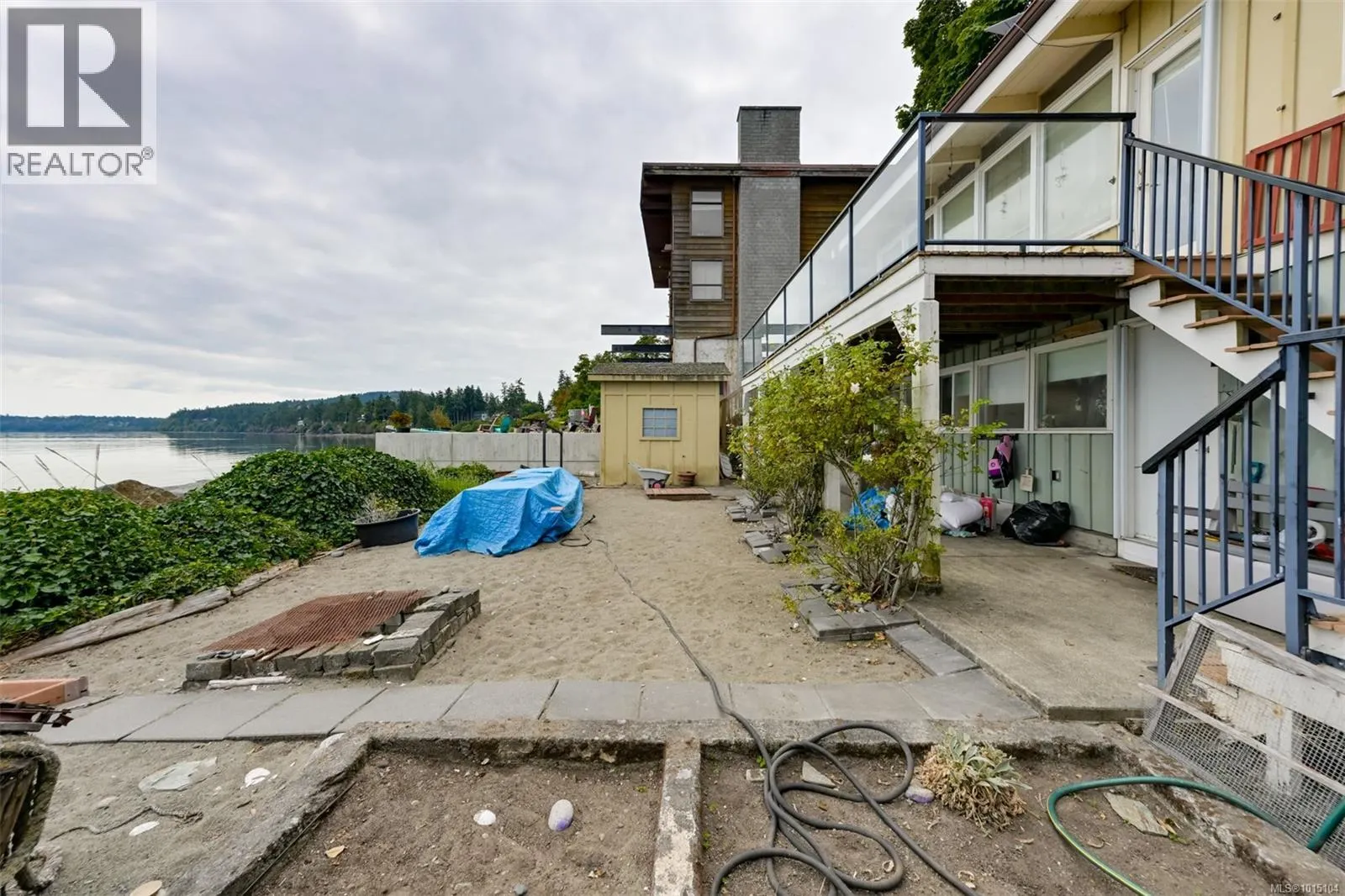 5037 Cordova Bay Rd