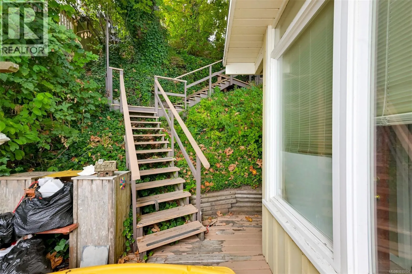 5037 Cordova Bay Rd