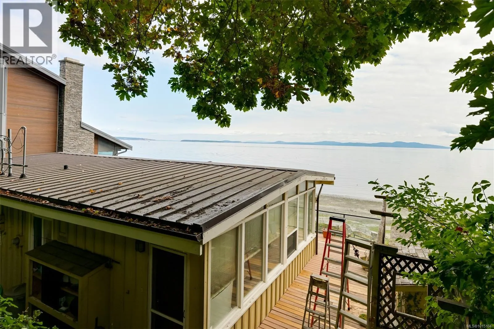 5037 Cordova Bay Rd