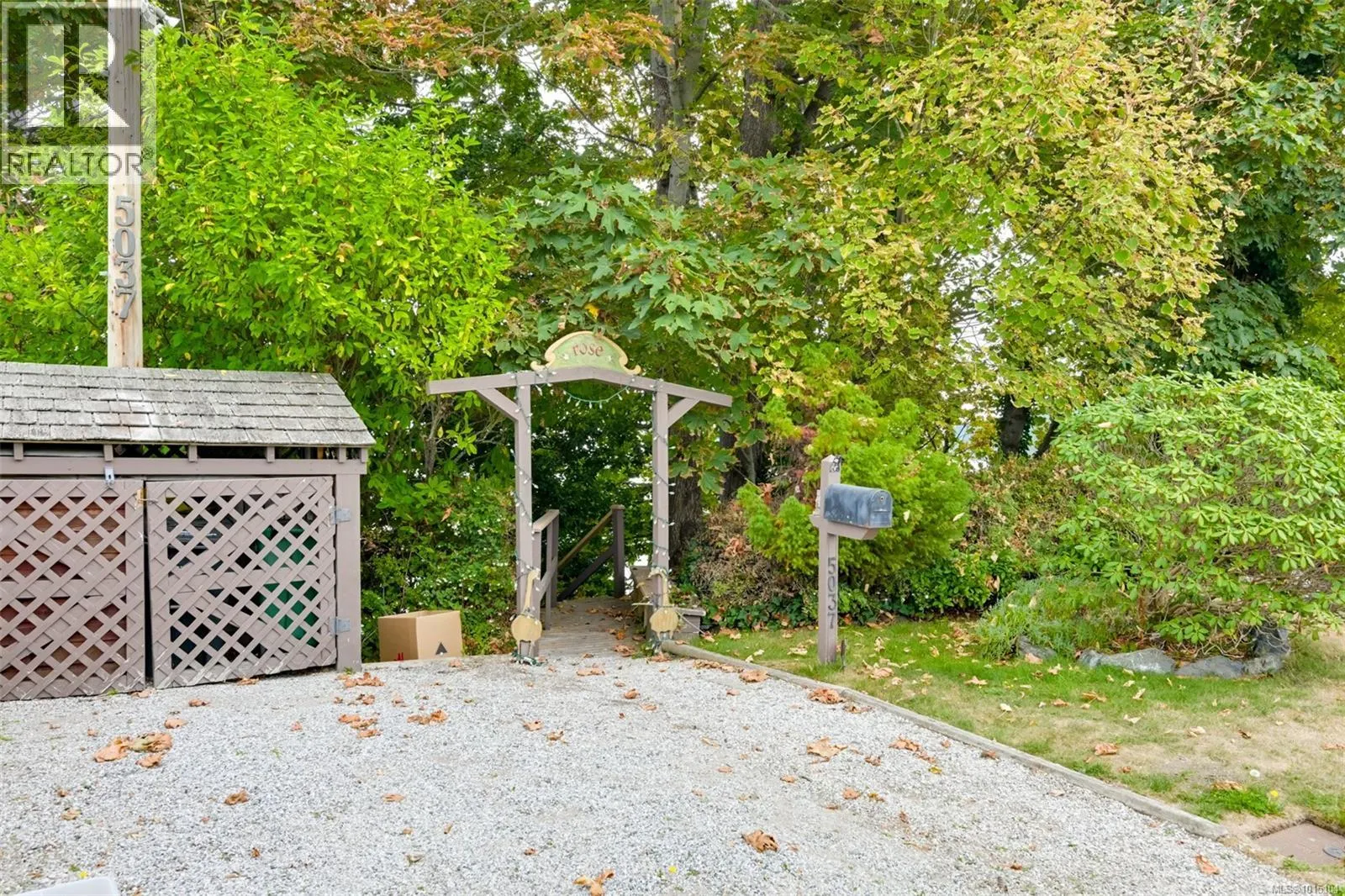 5037 Cordova Bay Rd