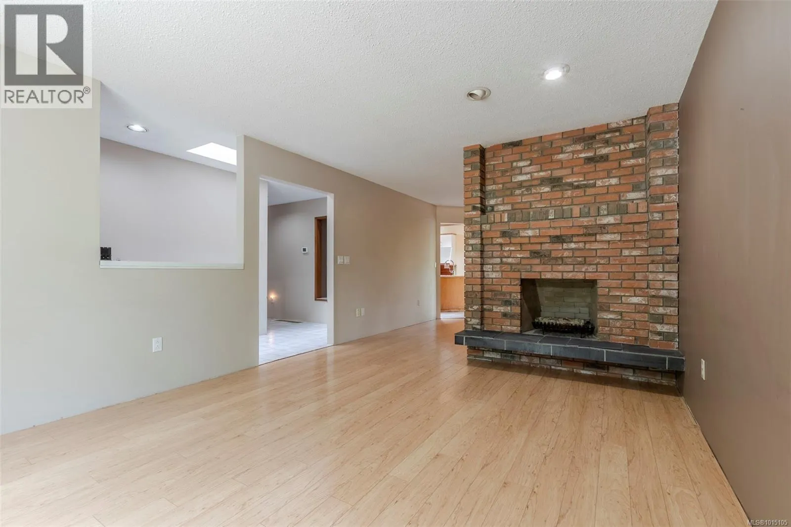 6011 Mary St