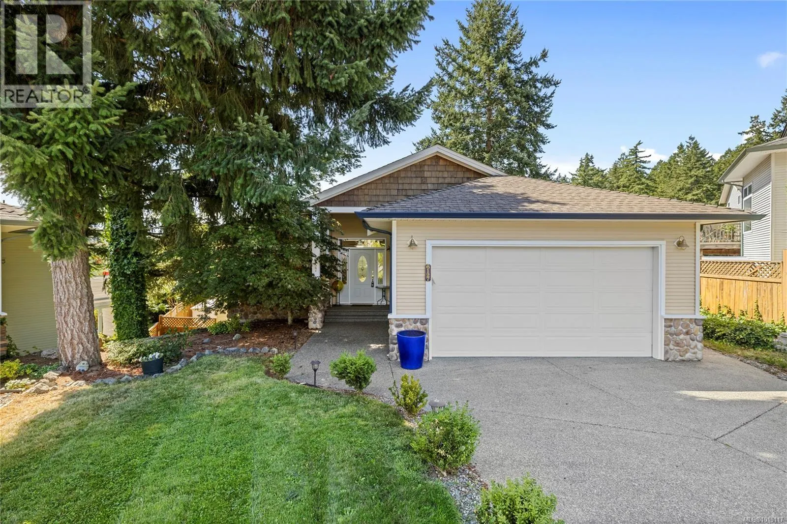 6127 Kiara Pl