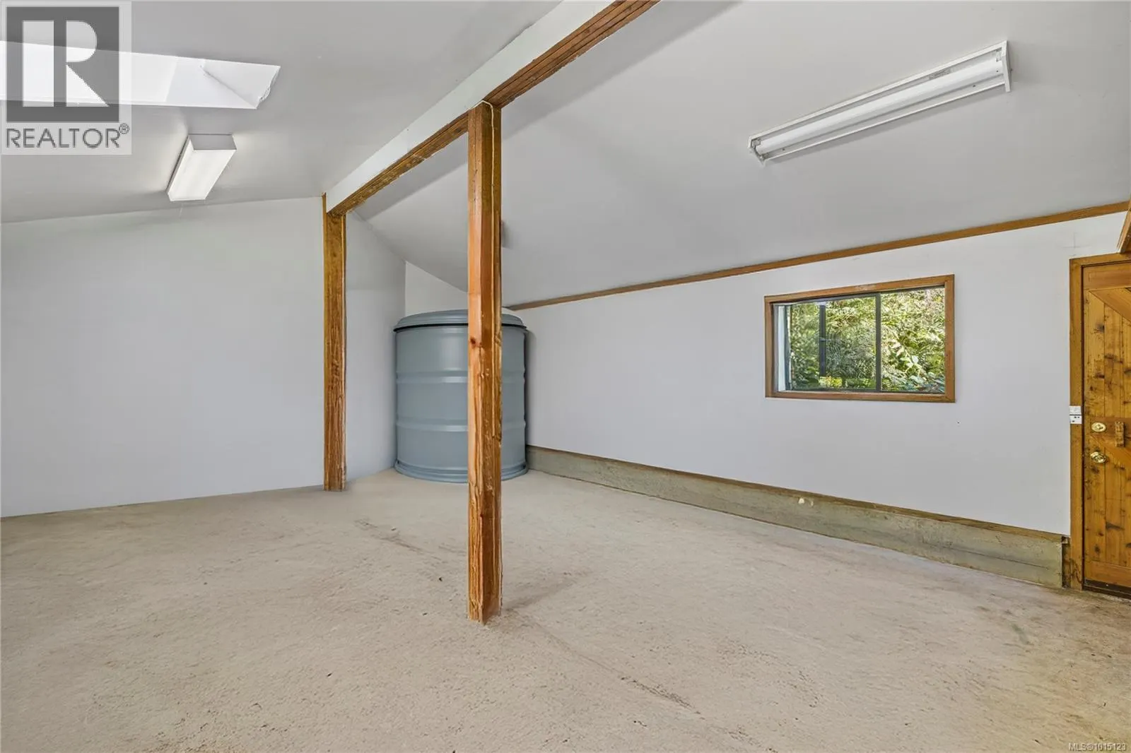 2530 Spring Beach Dr