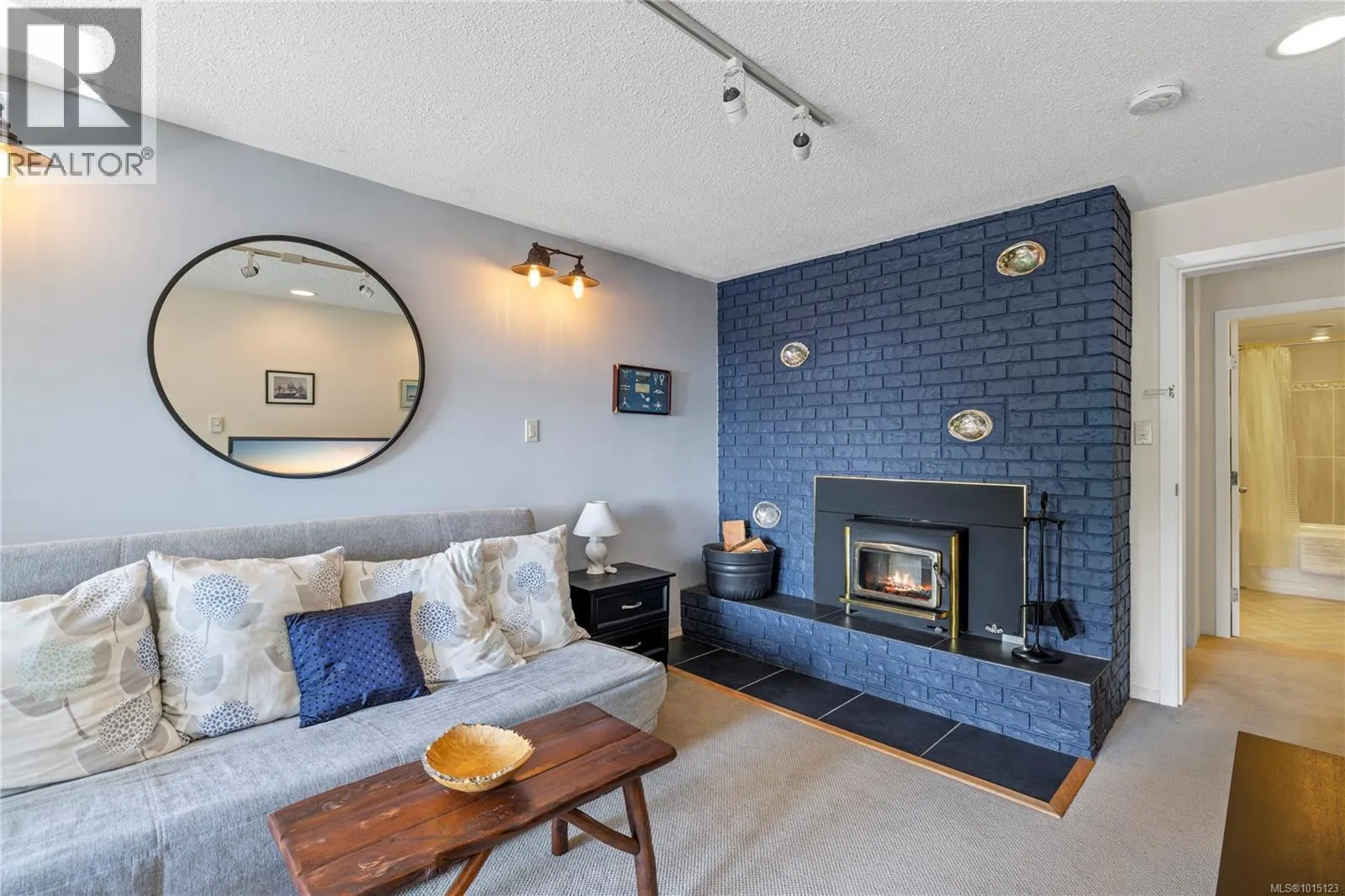 2530 Spring Beach Dr
