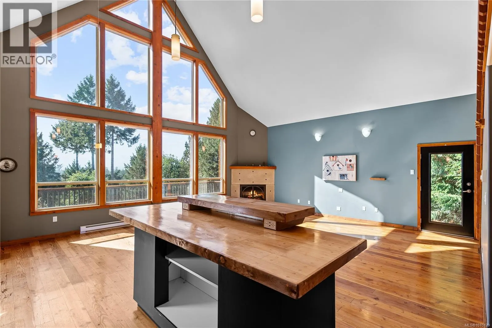 2405 Lindsey Rd