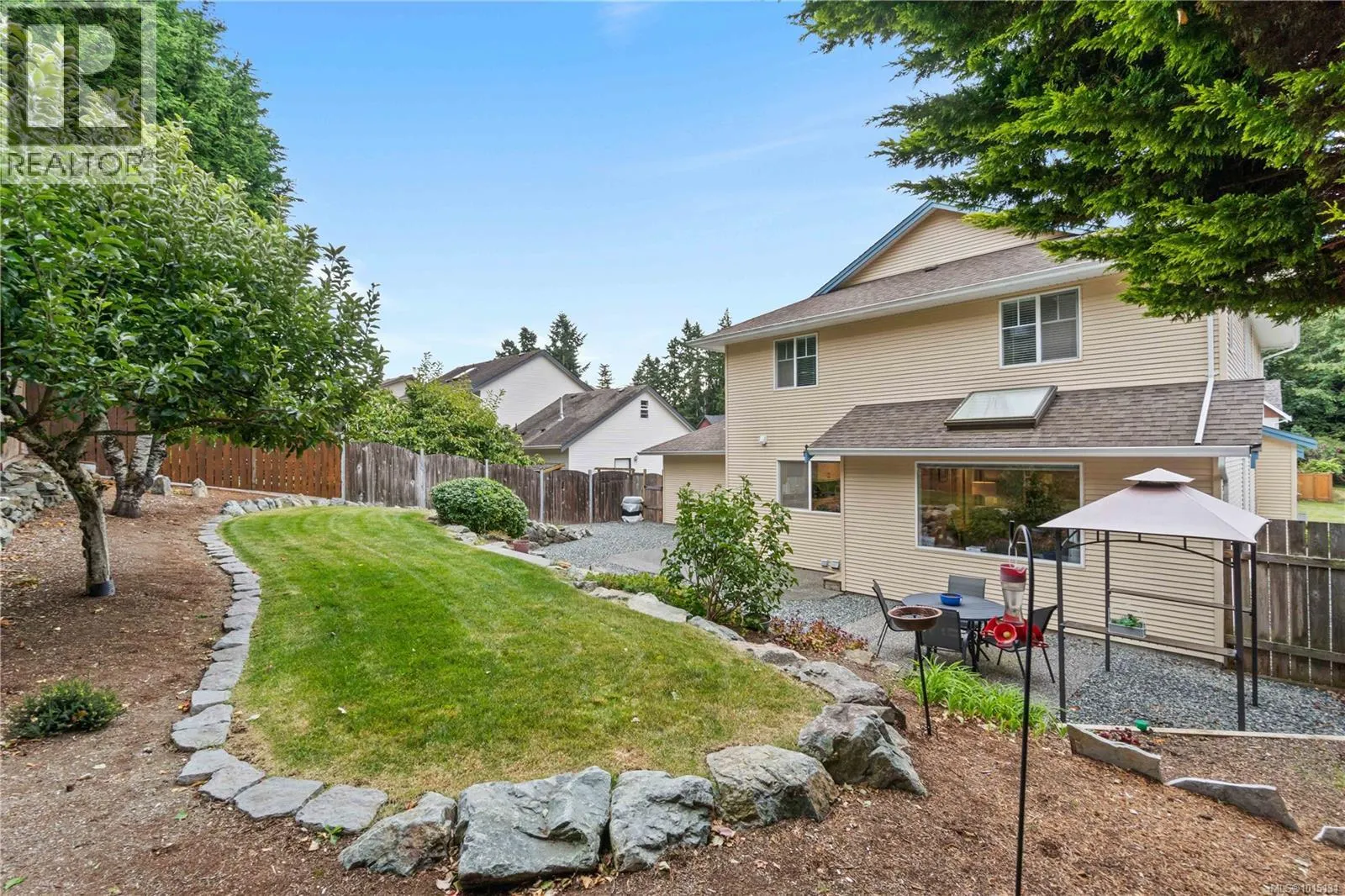 4938 Hartwig Cres