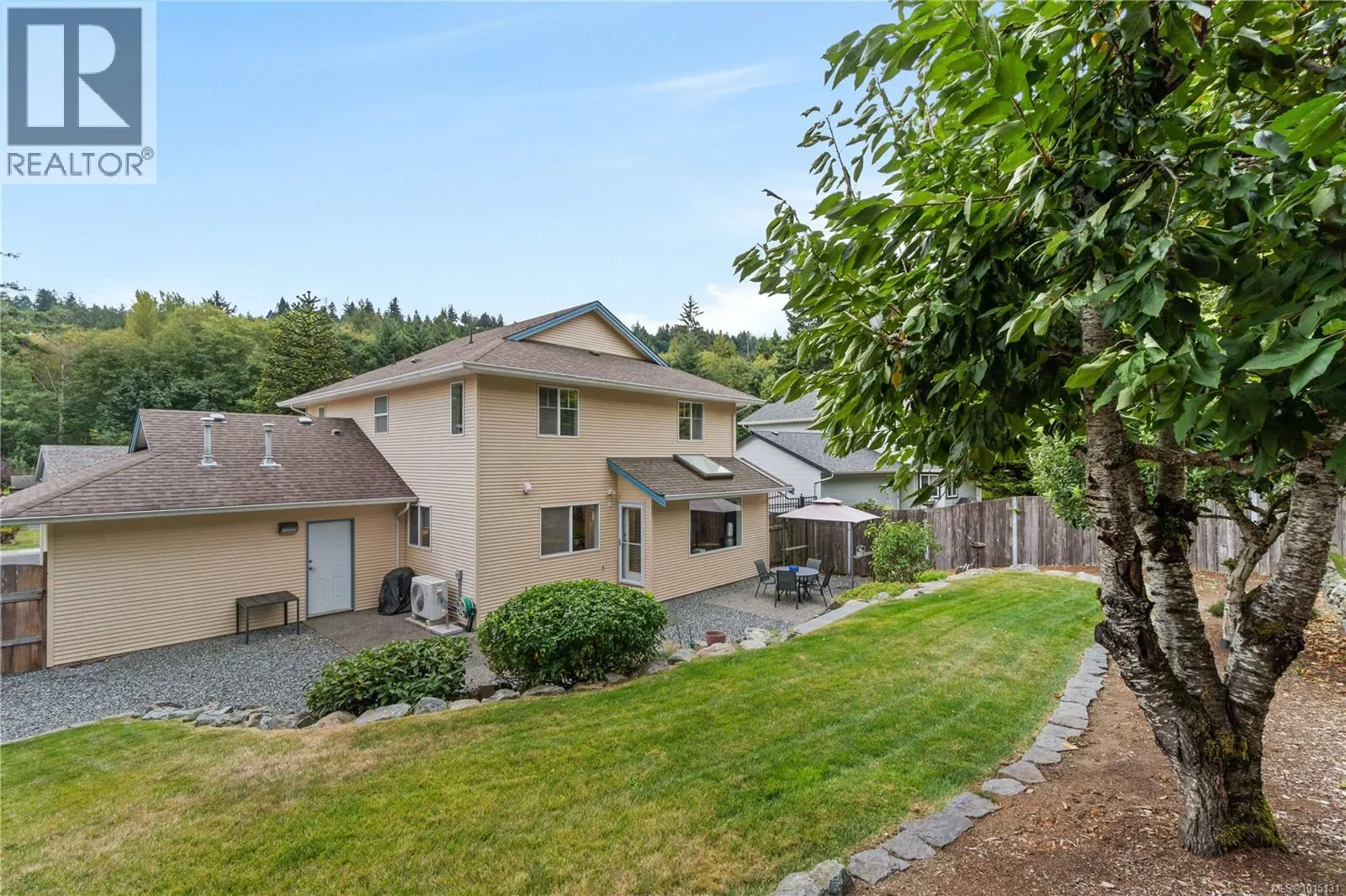 4938 Hartwig Cres