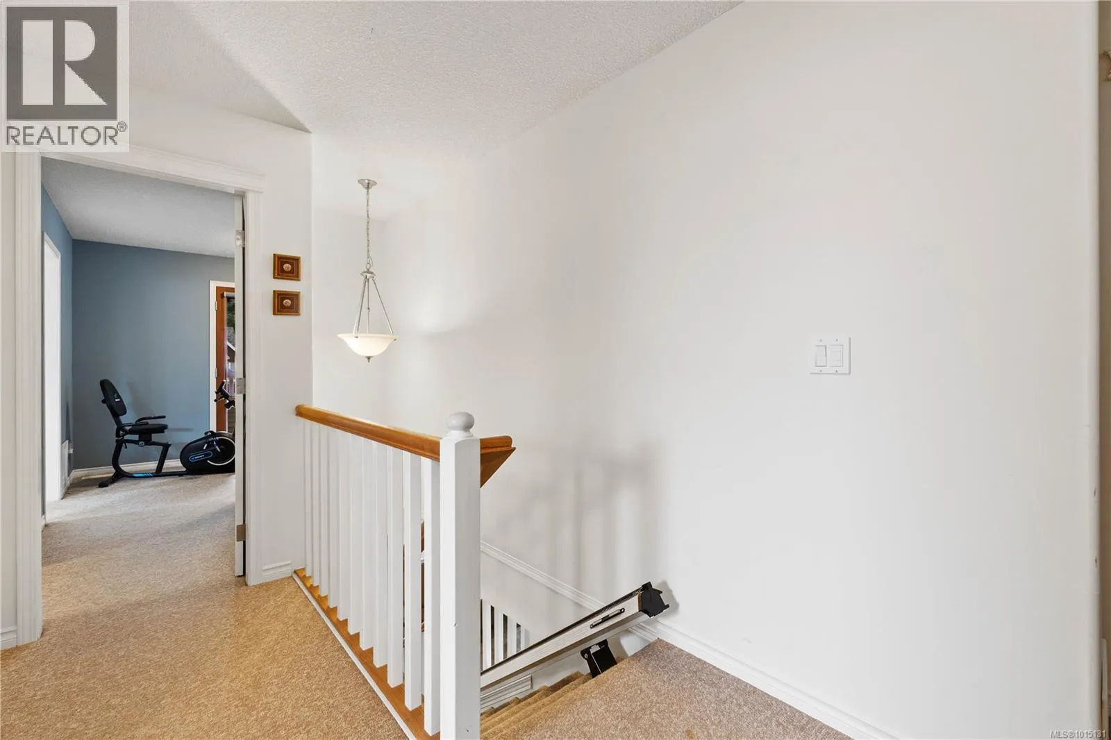 4938 Hartwig Cres