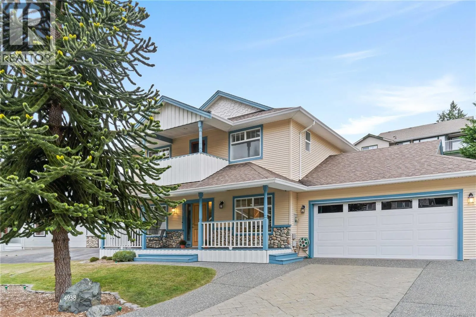 4938 Hartwig Cres