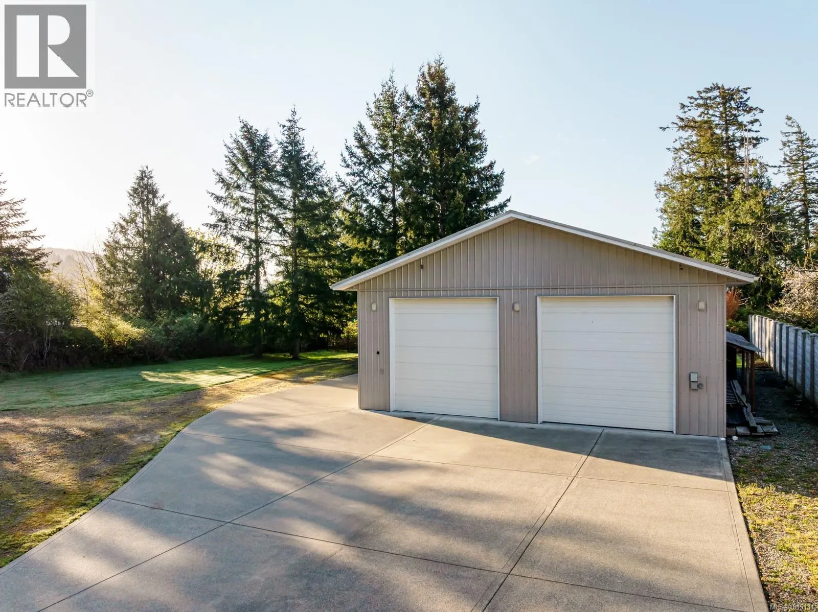 5583 Medberry Close