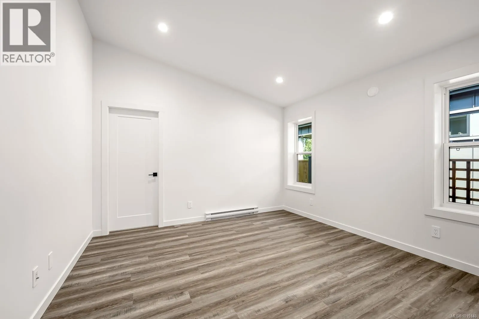 46 3025 Royston Rd