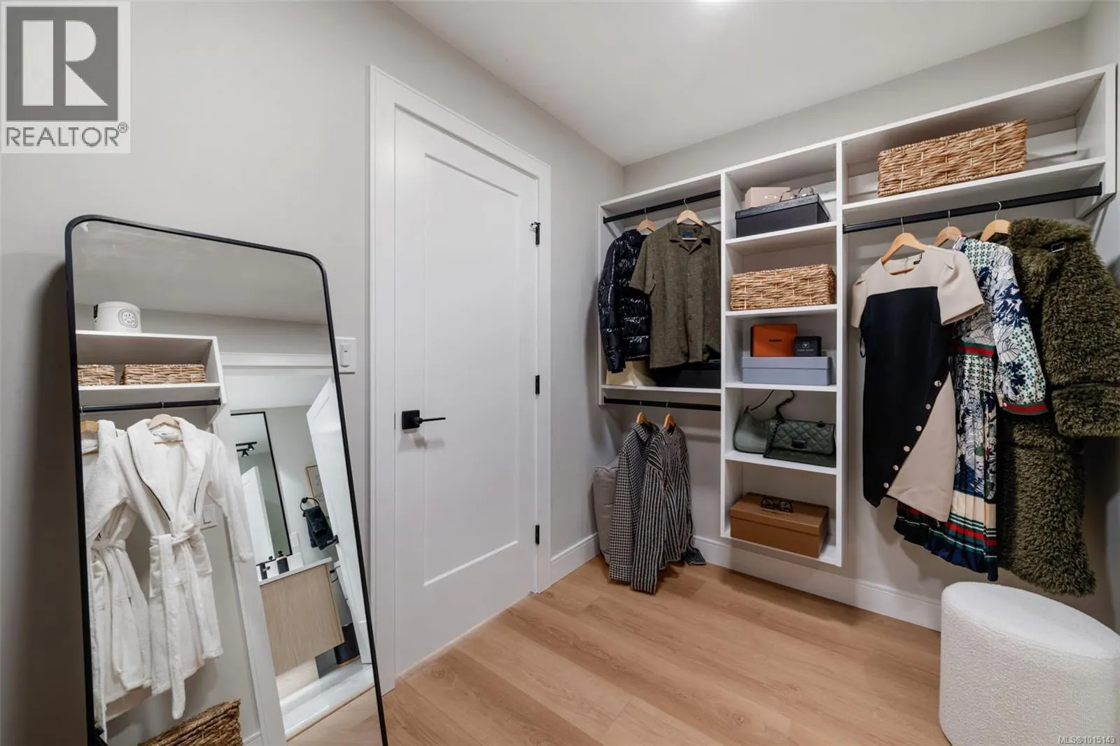 616 1810 Selenite Pl