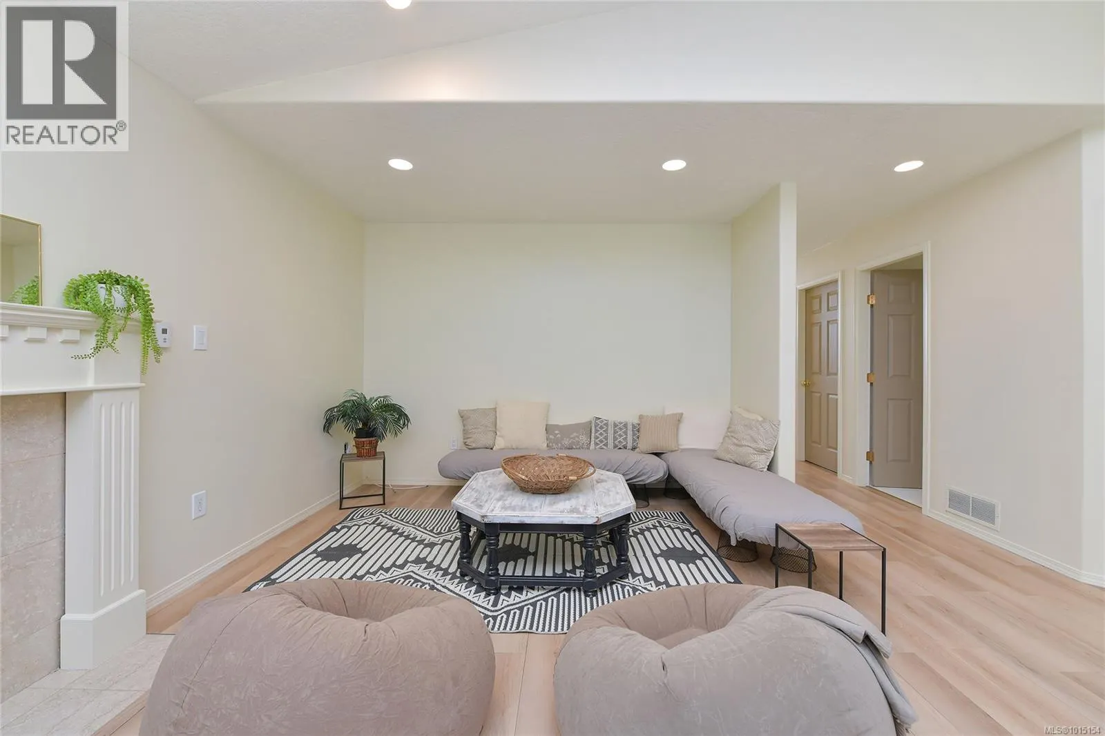 724 Park Pl