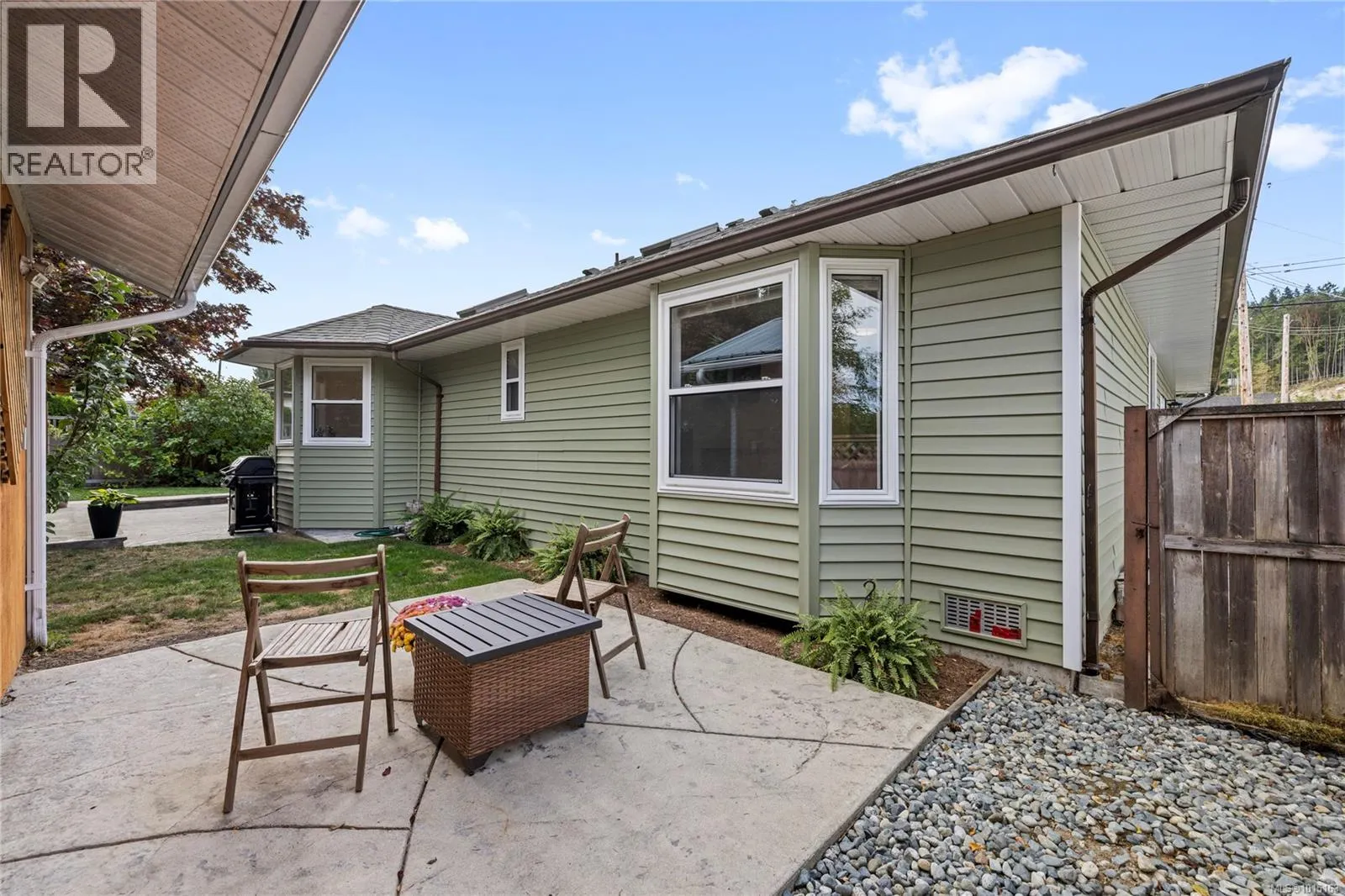 931 Colonia Dr