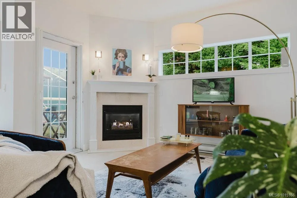 PH 5 1371 Hillside Ave