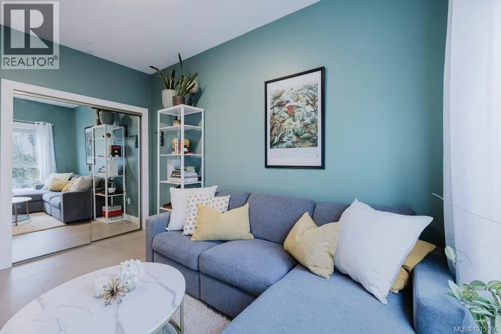 PH 5 1371 Hillside Ave