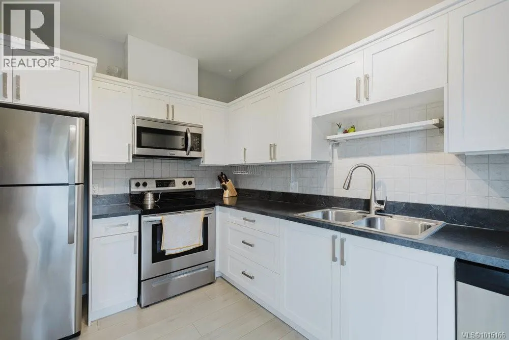 PH 5 1371 Hillside Ave