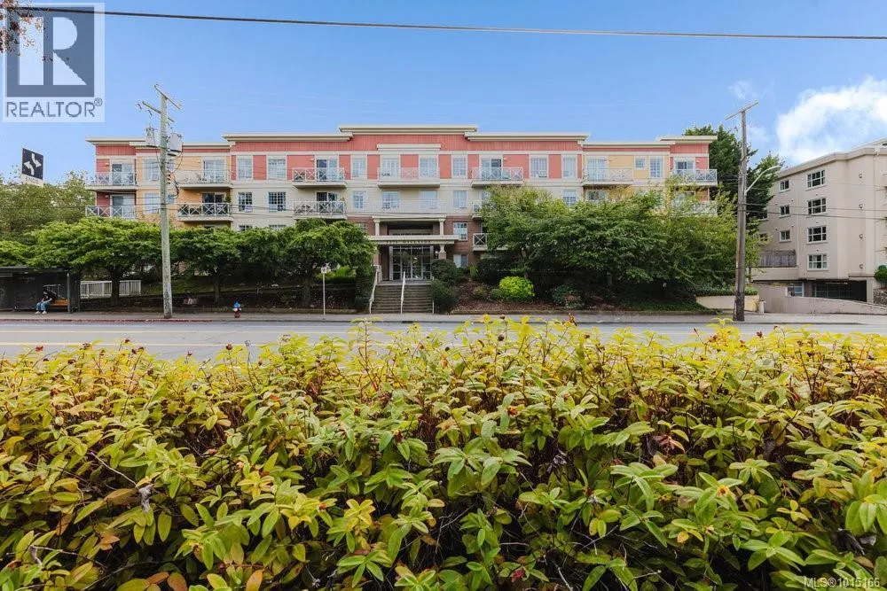 PH 5 1371 Hillside Ave