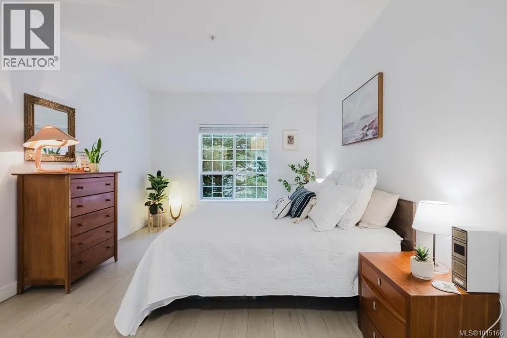 PH 5 1371 Hillside Ave