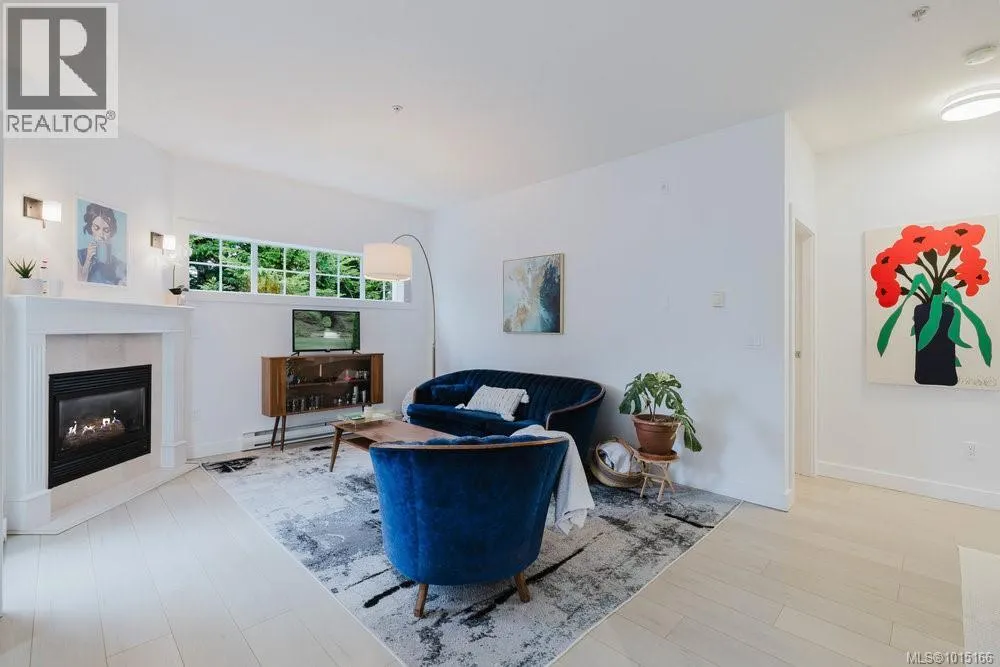 PH 5 1371 Hillside Ave