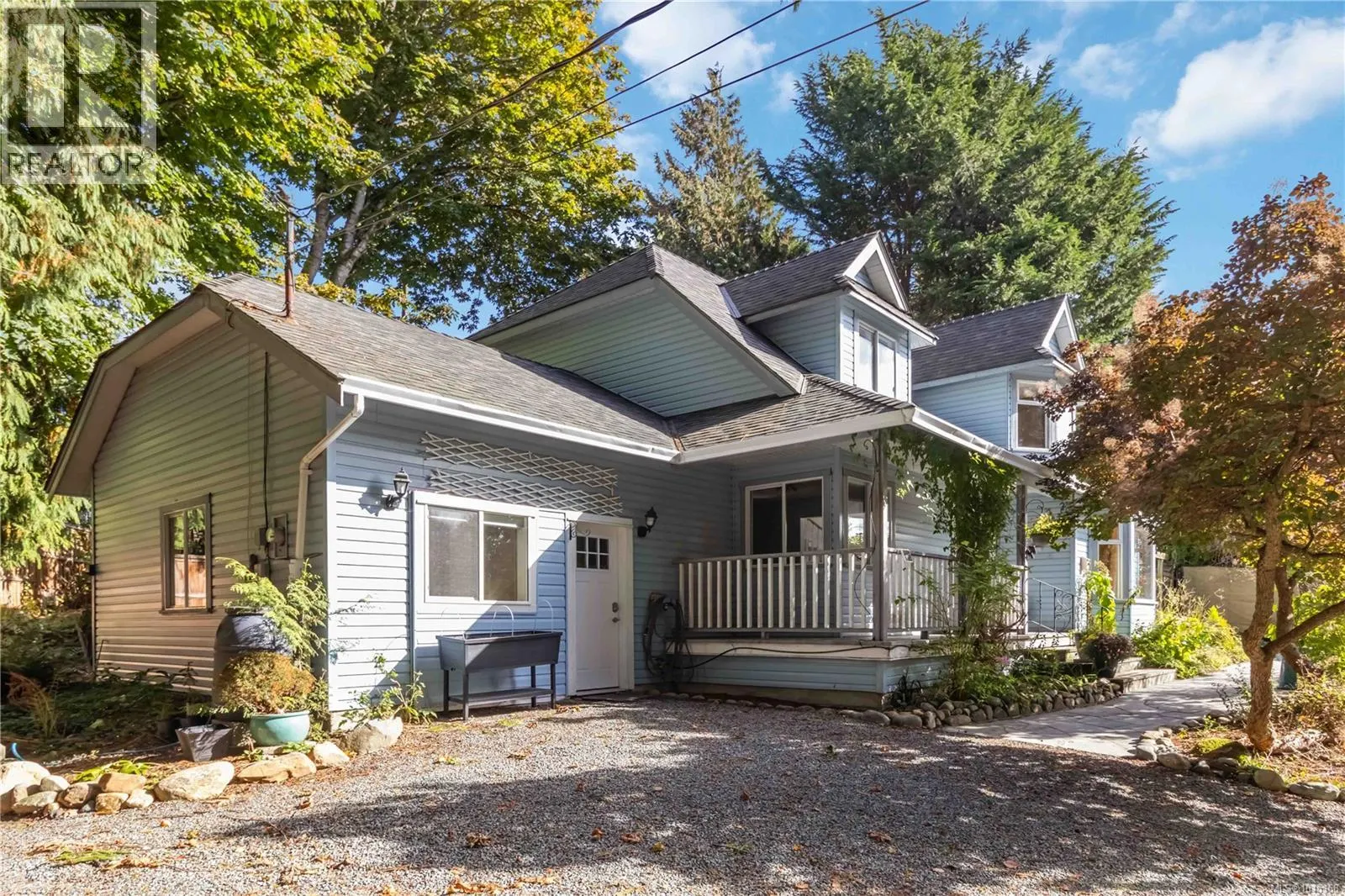 2141 Henlyn Dr