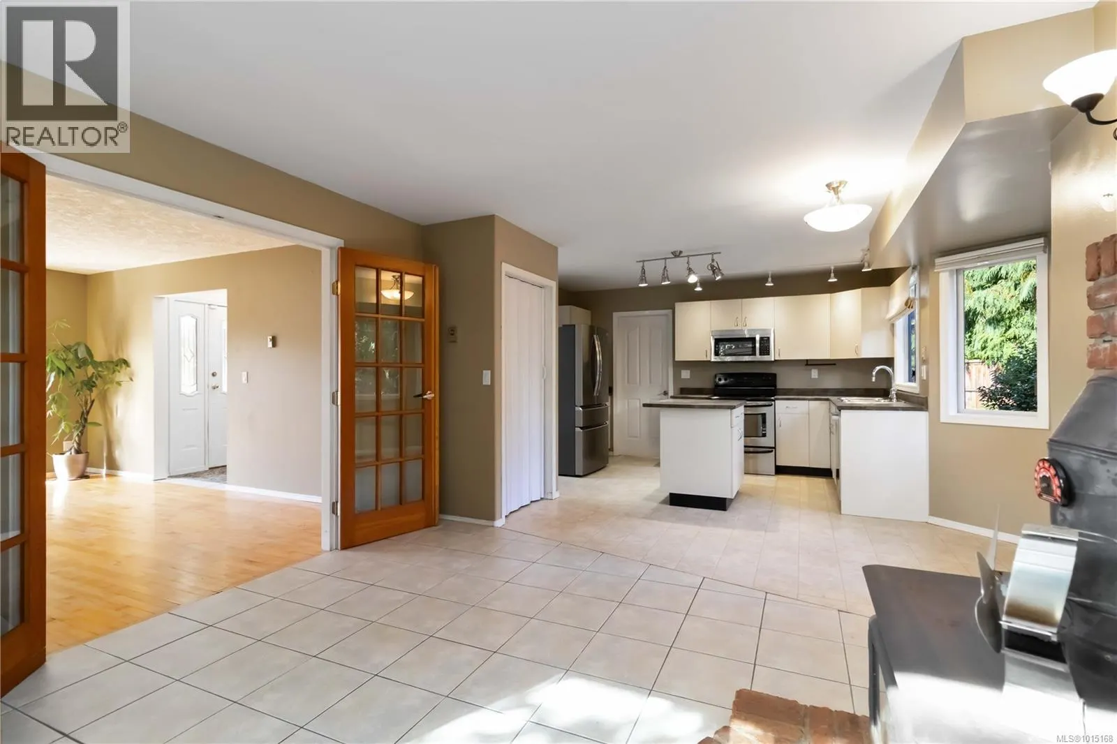 2141 Henlyn Dr