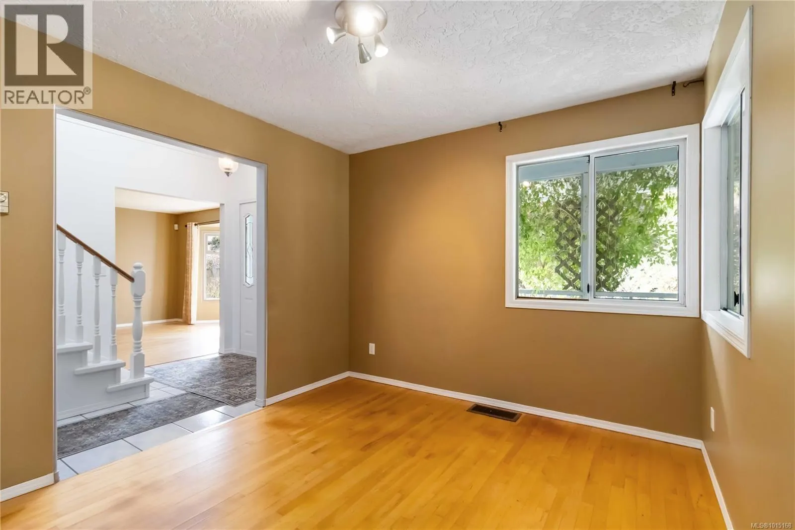 2141 Henlyn Dr