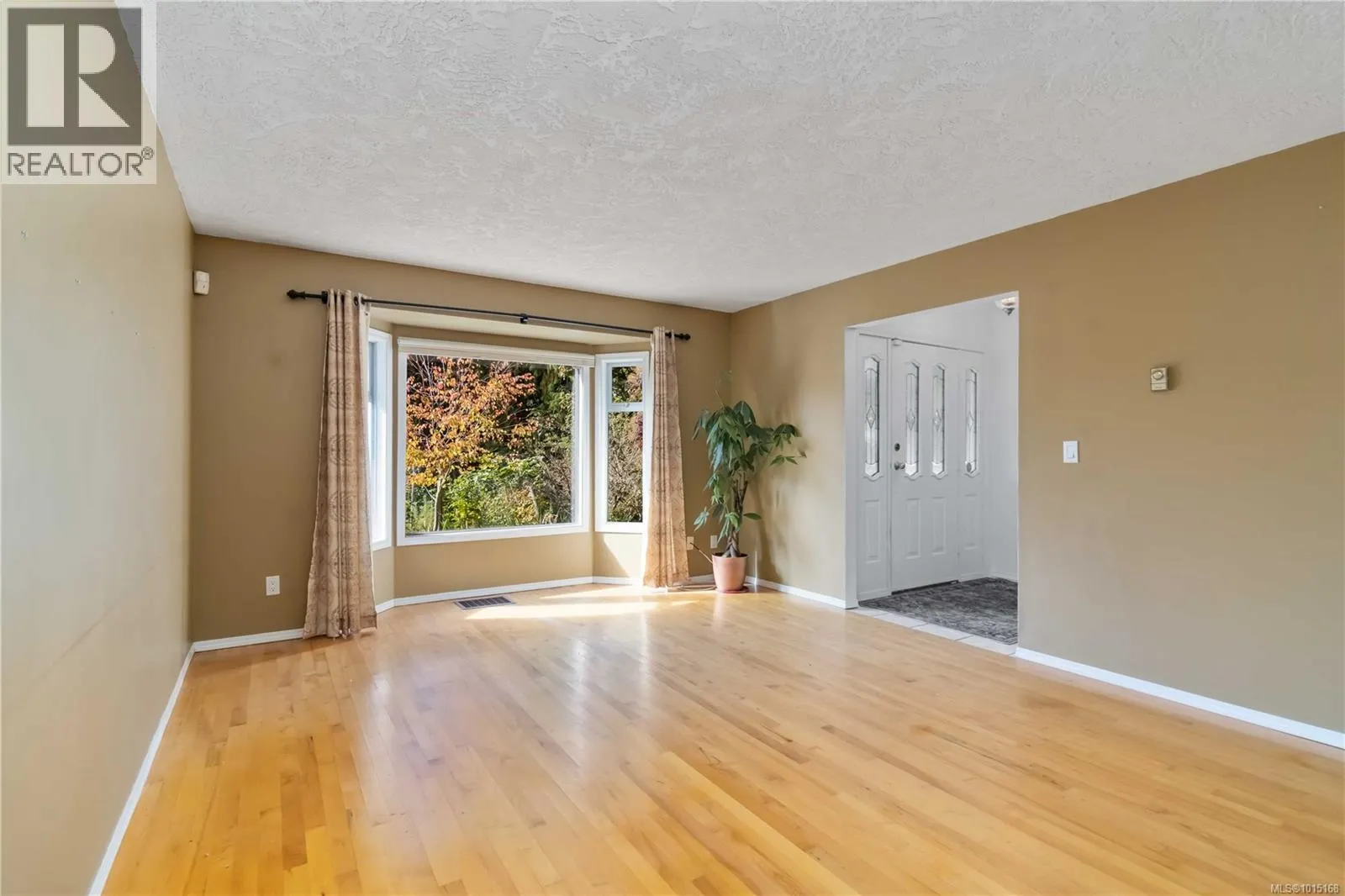 2141 Henlyn Dr