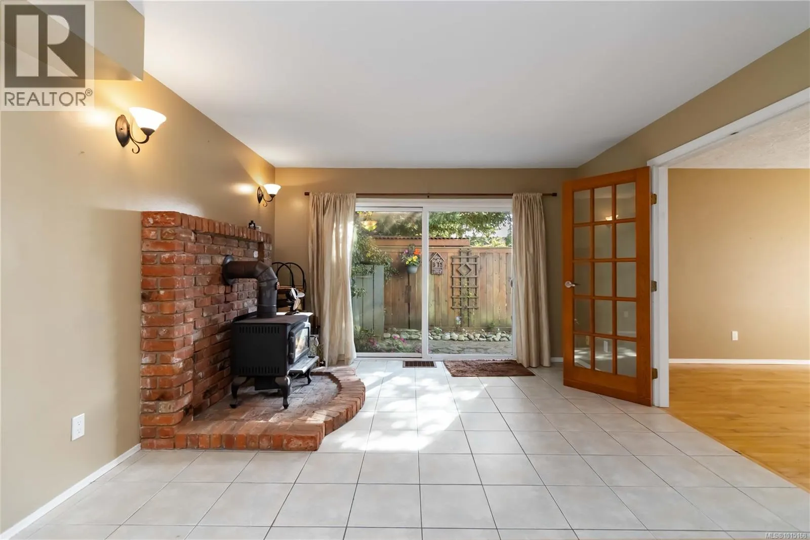 2141 Henlyn Dr