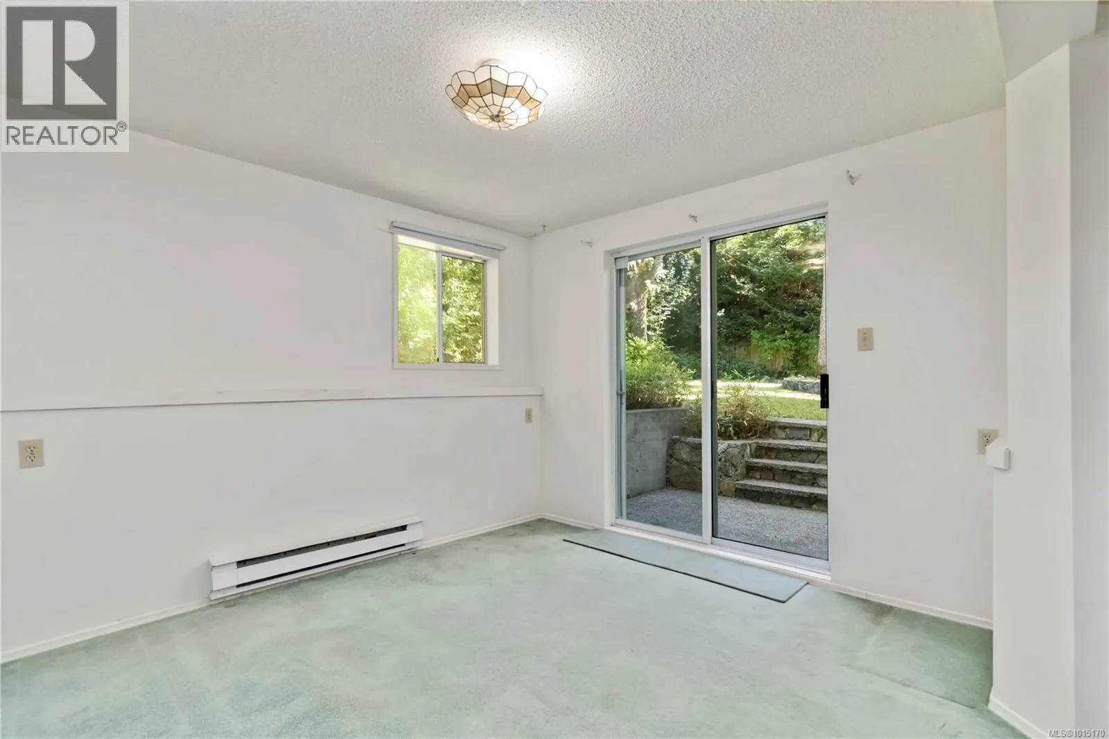 1748 Llandaff Pl