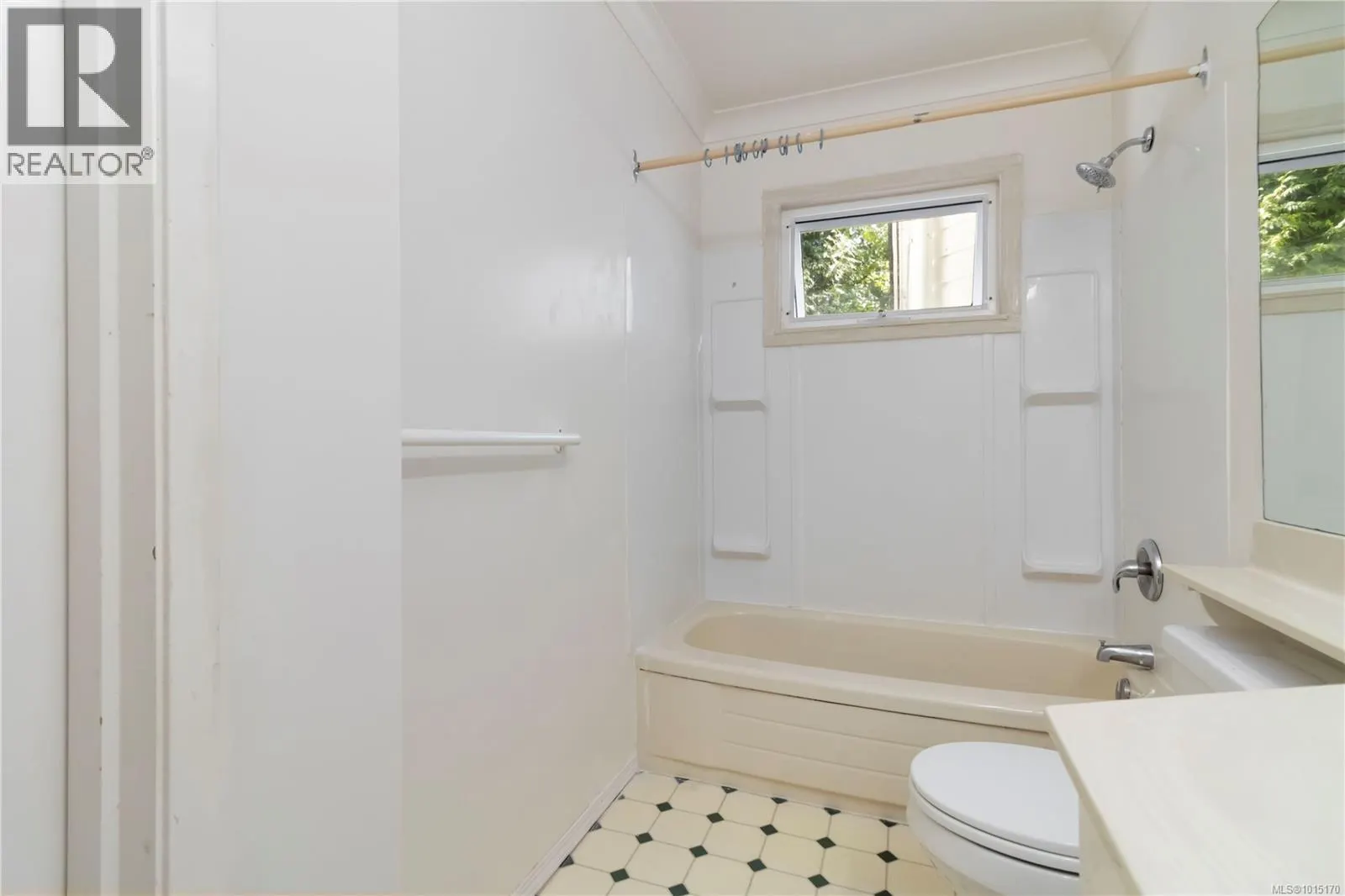 1748 Llandaff Pl