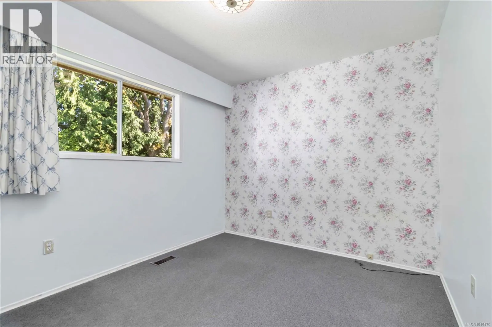 1748 Llandaff Pl