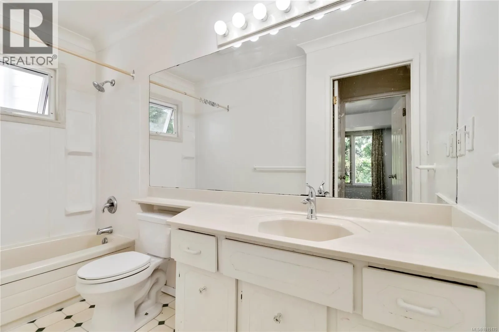 1748 Llandaff Pl