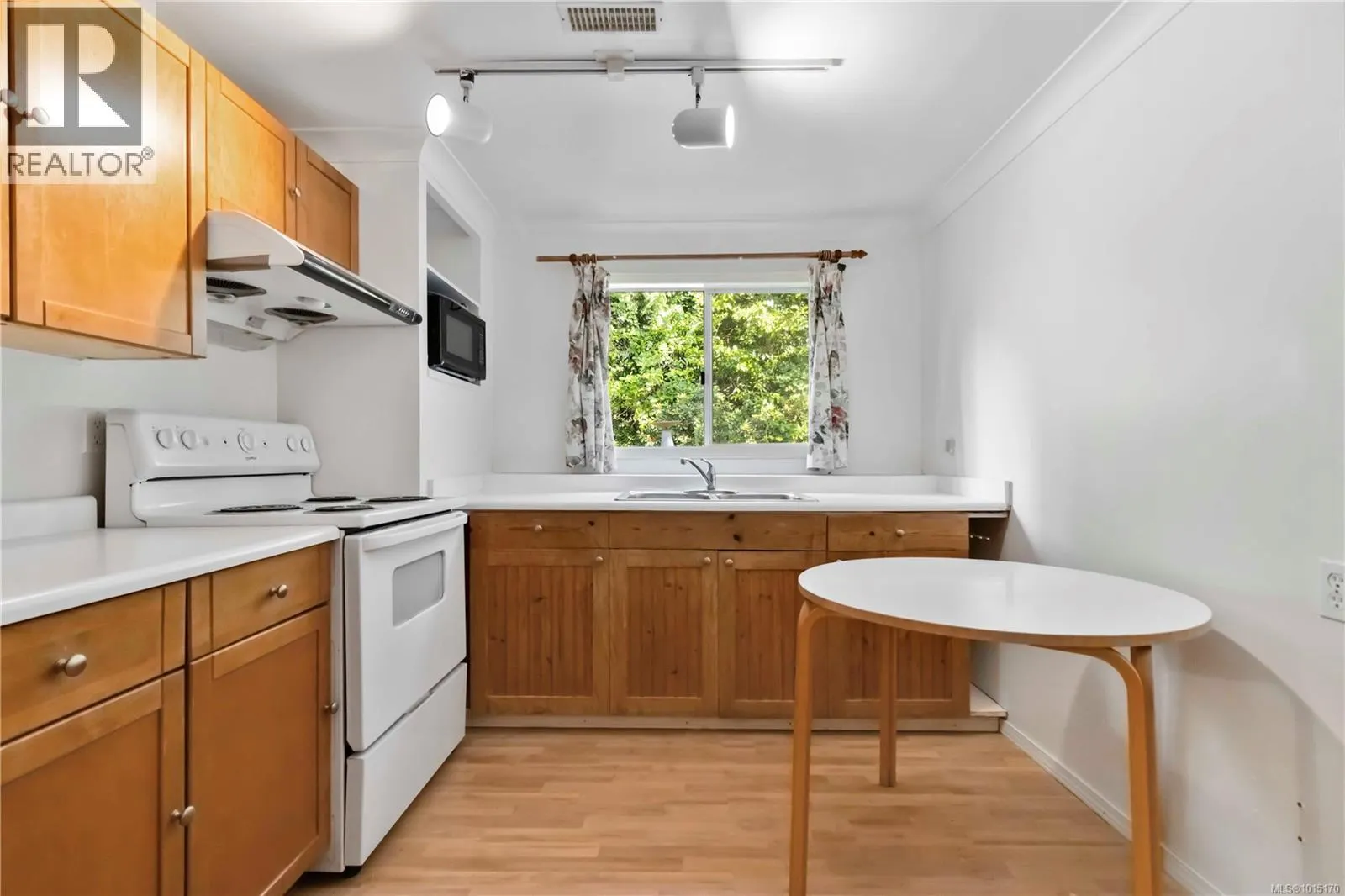 1748 Llandaff Pl