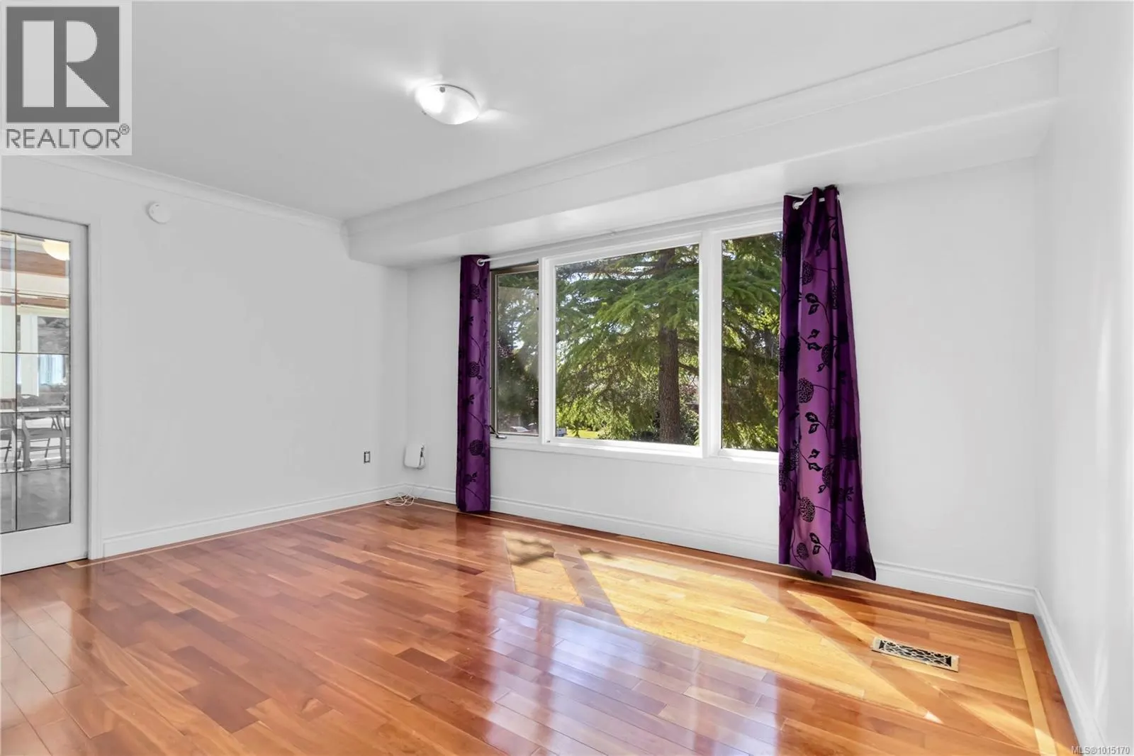1748 Llandaff Pl