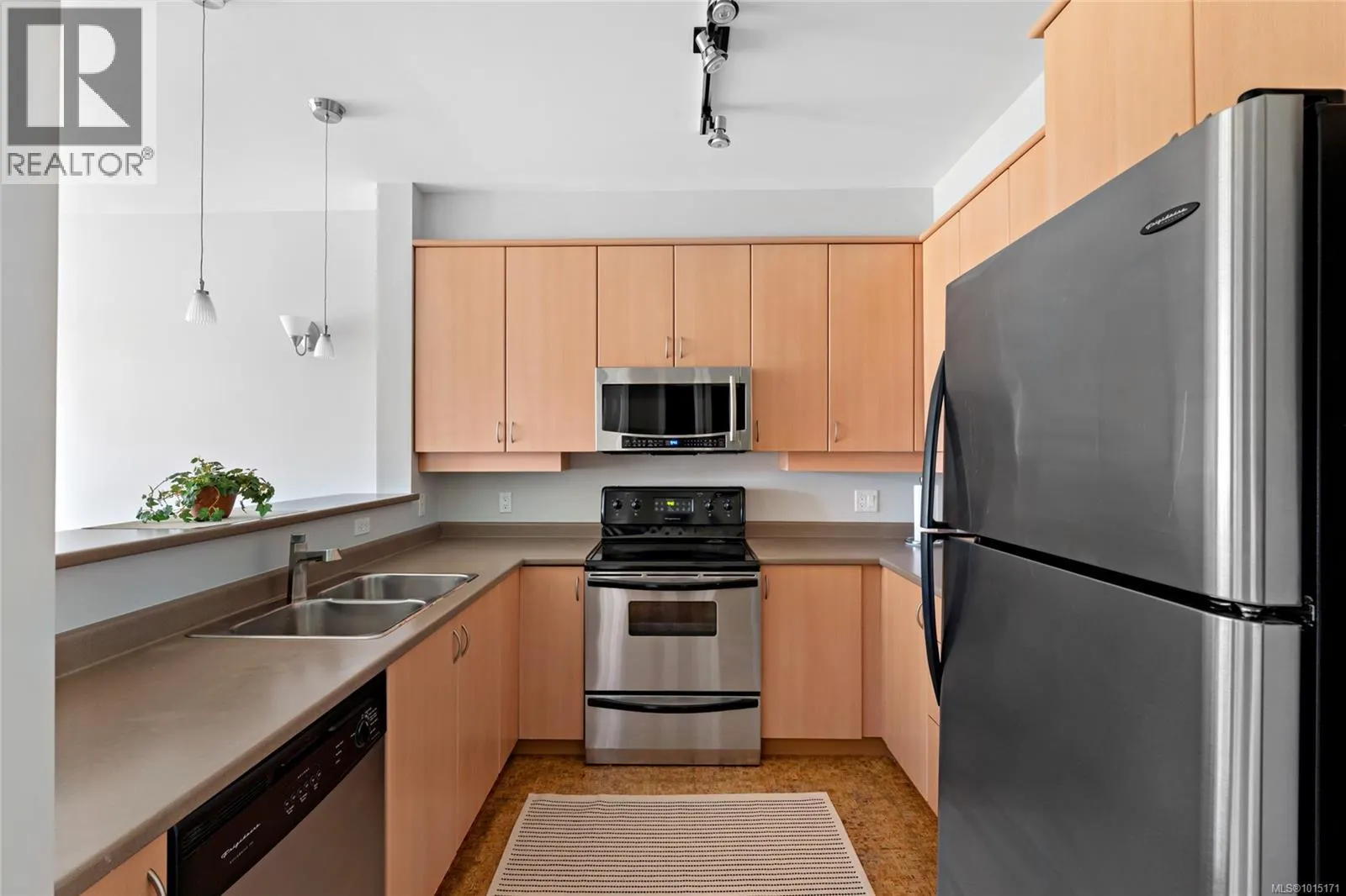 403C 1115 Craigflower Rd