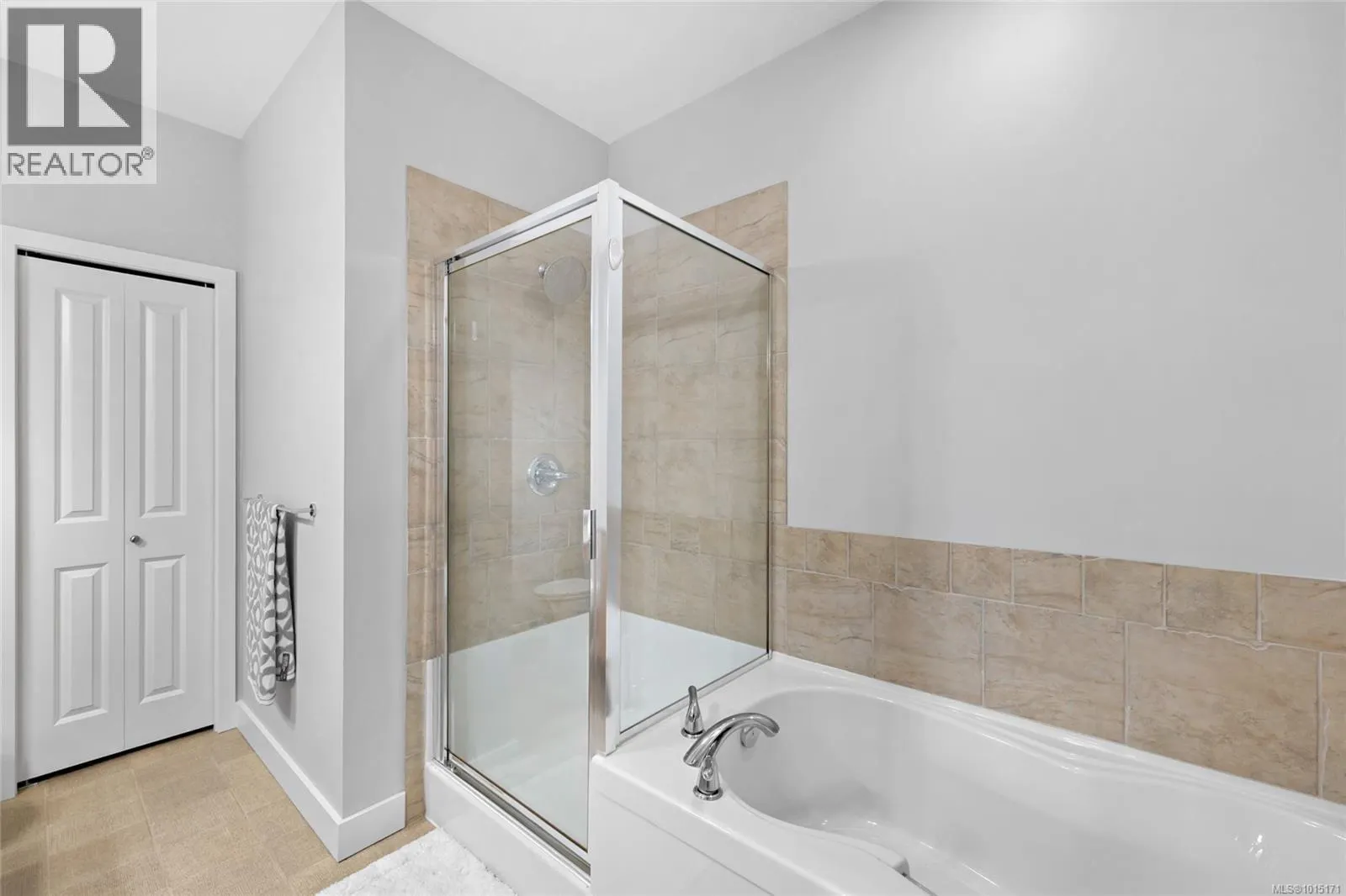 403C 1115 Craigflower Rd