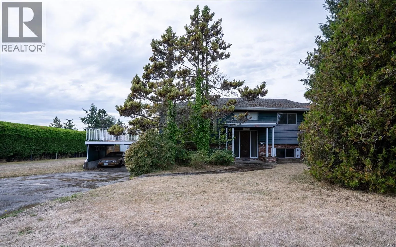 1805 Fairburn Dr