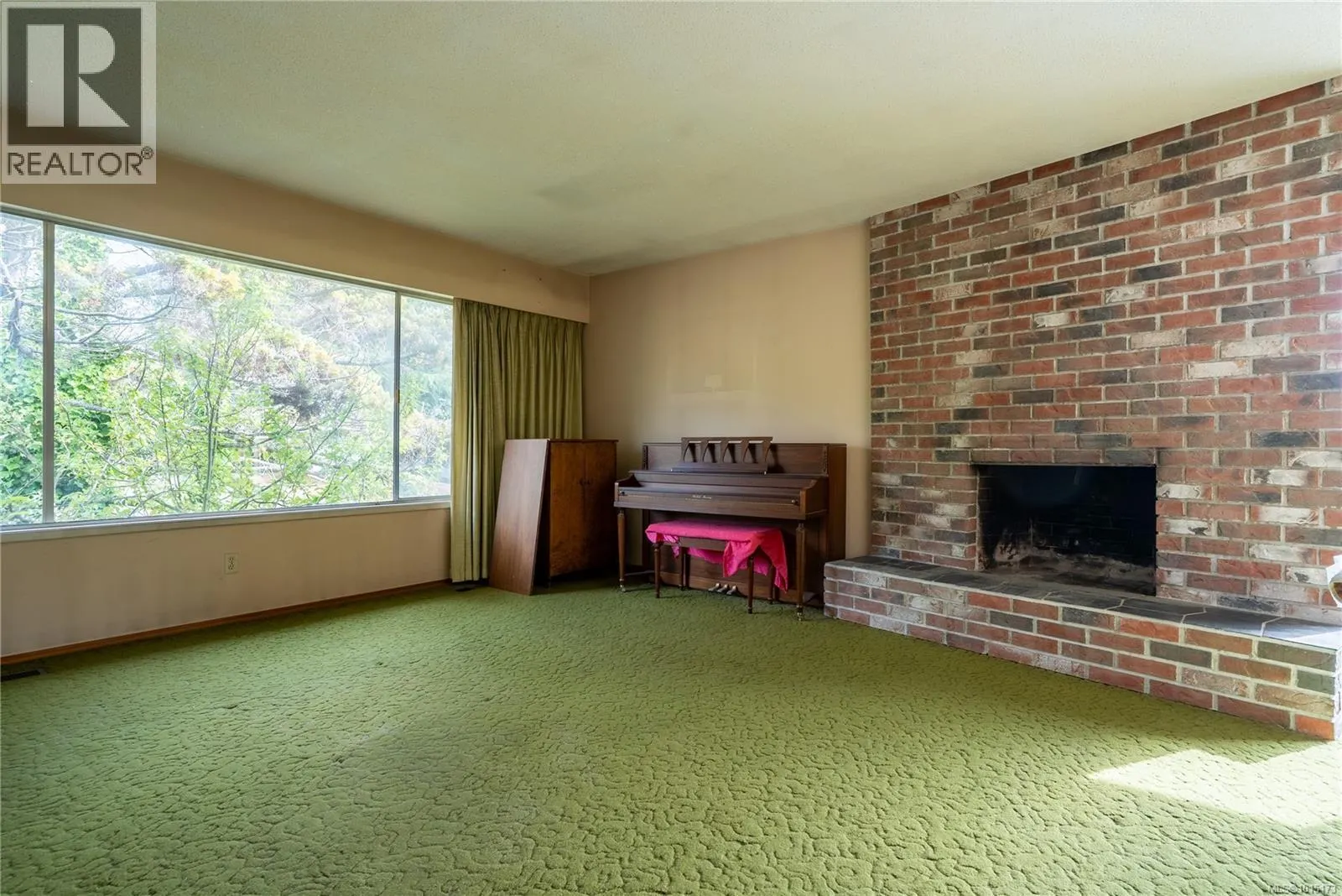 1805 Fairburn Dr