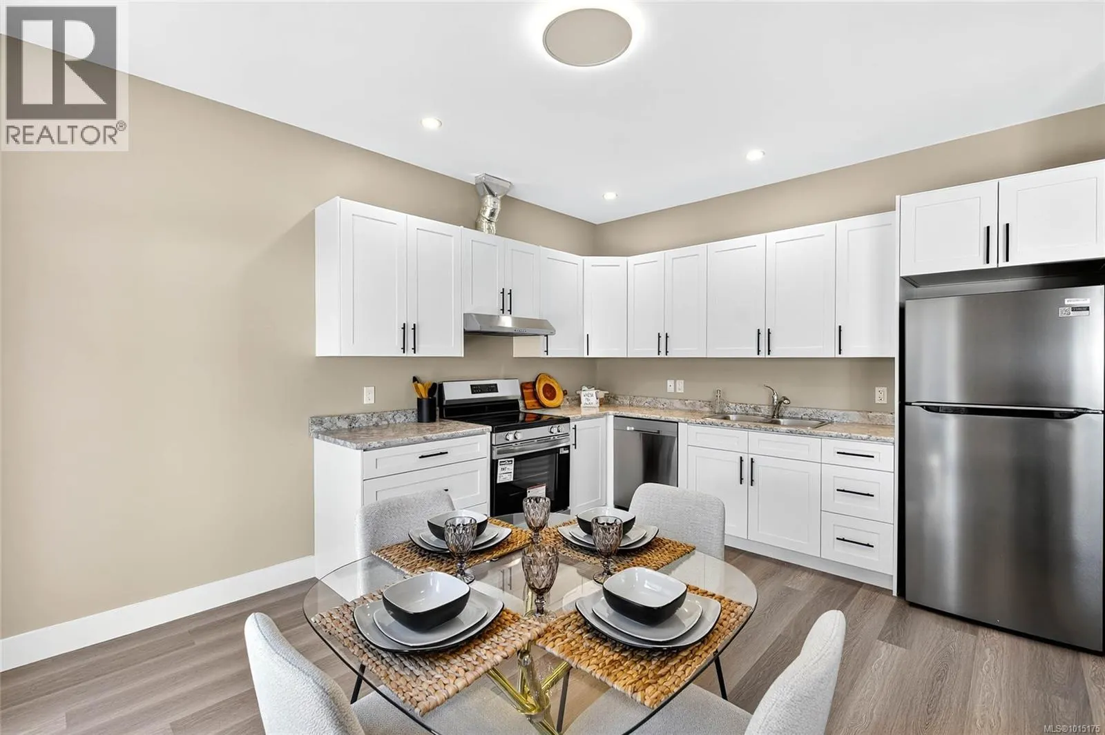 101 5535 Woodland Cres E