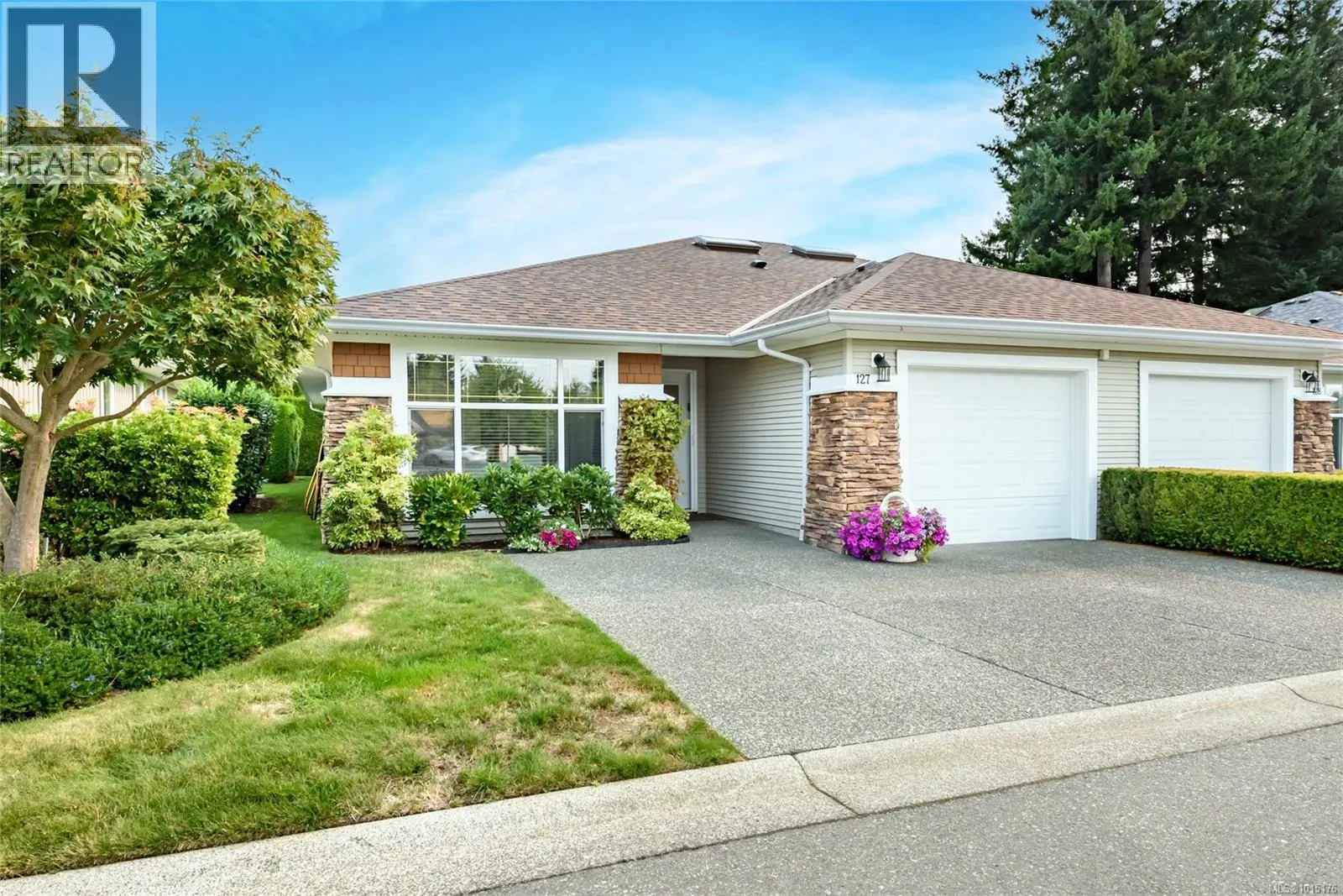 127 1919 St. Andrews Pl