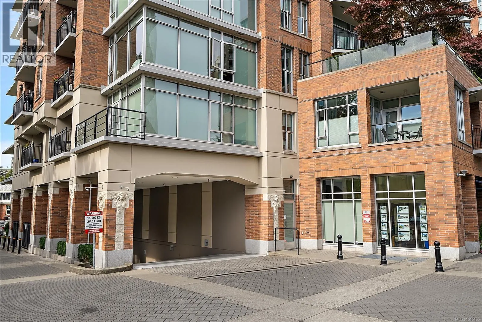 S204 737 Humboldt St