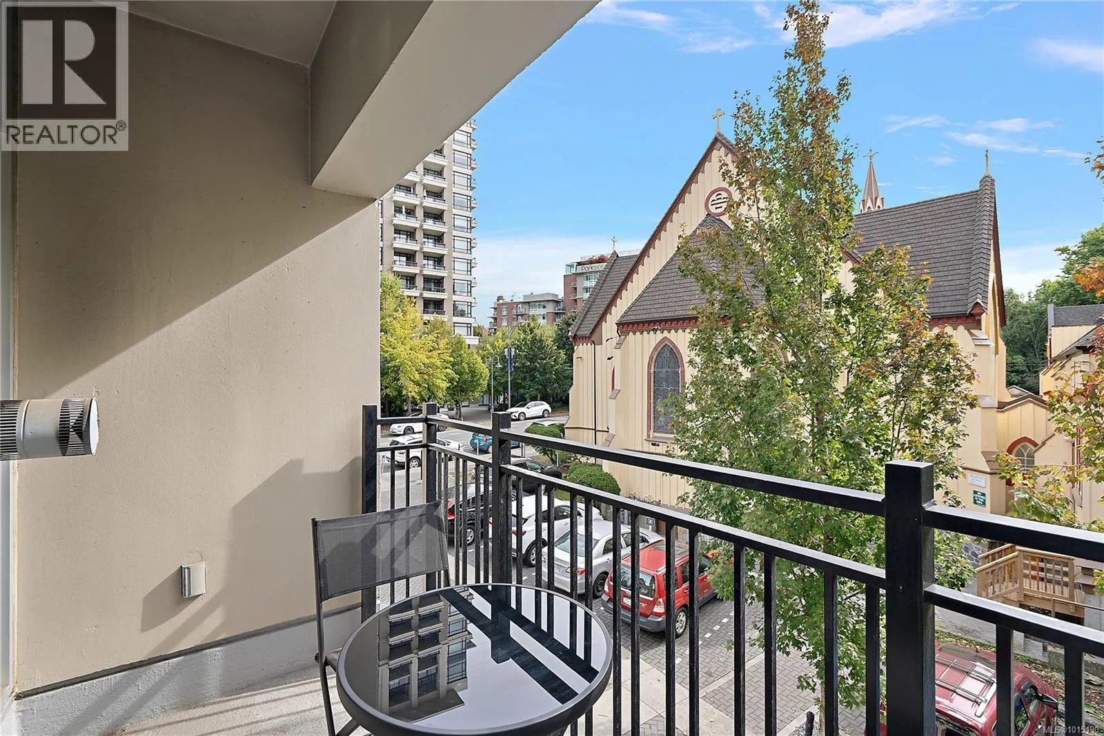 S204 737 Humboldt St