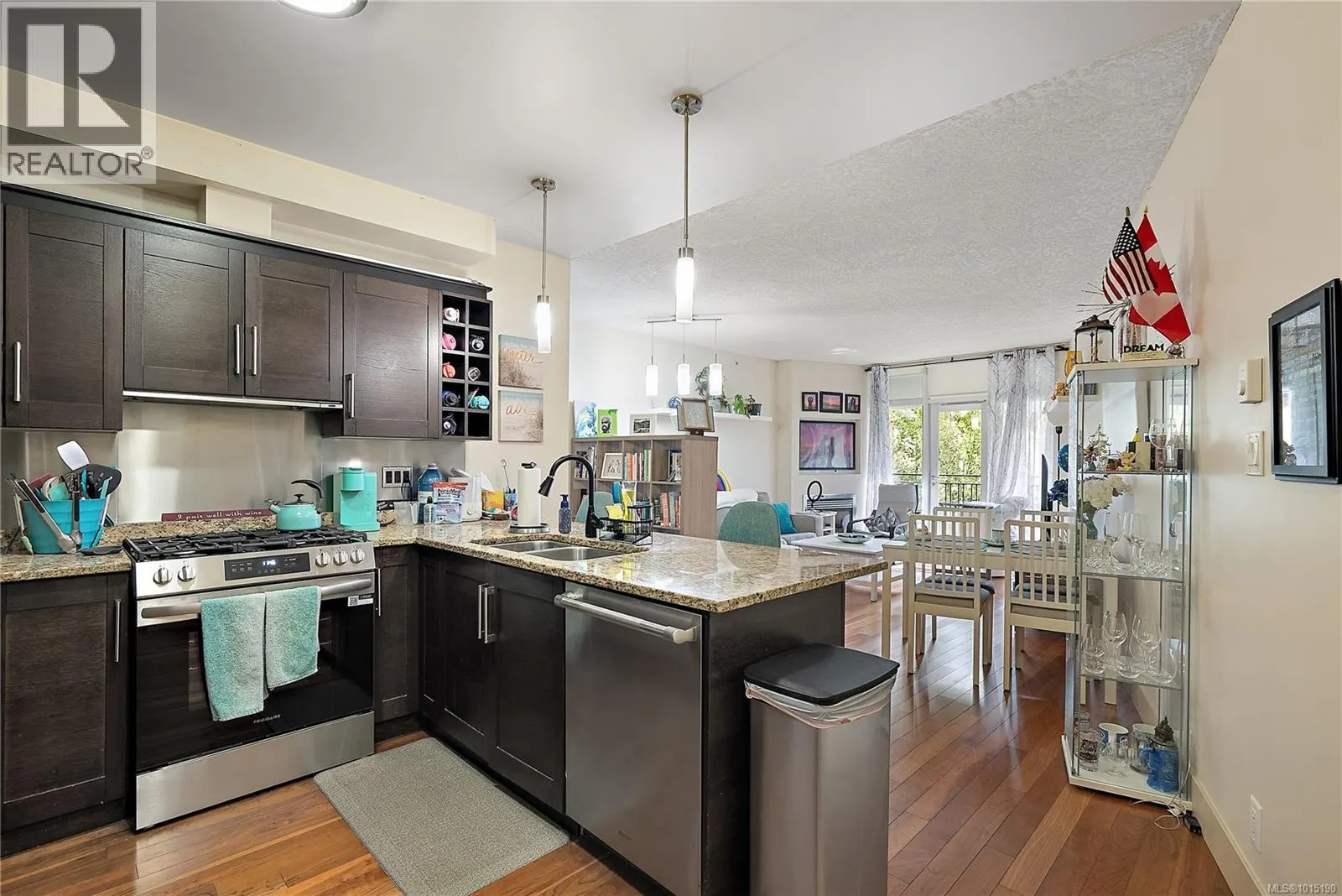 S204 737 Humboldt St