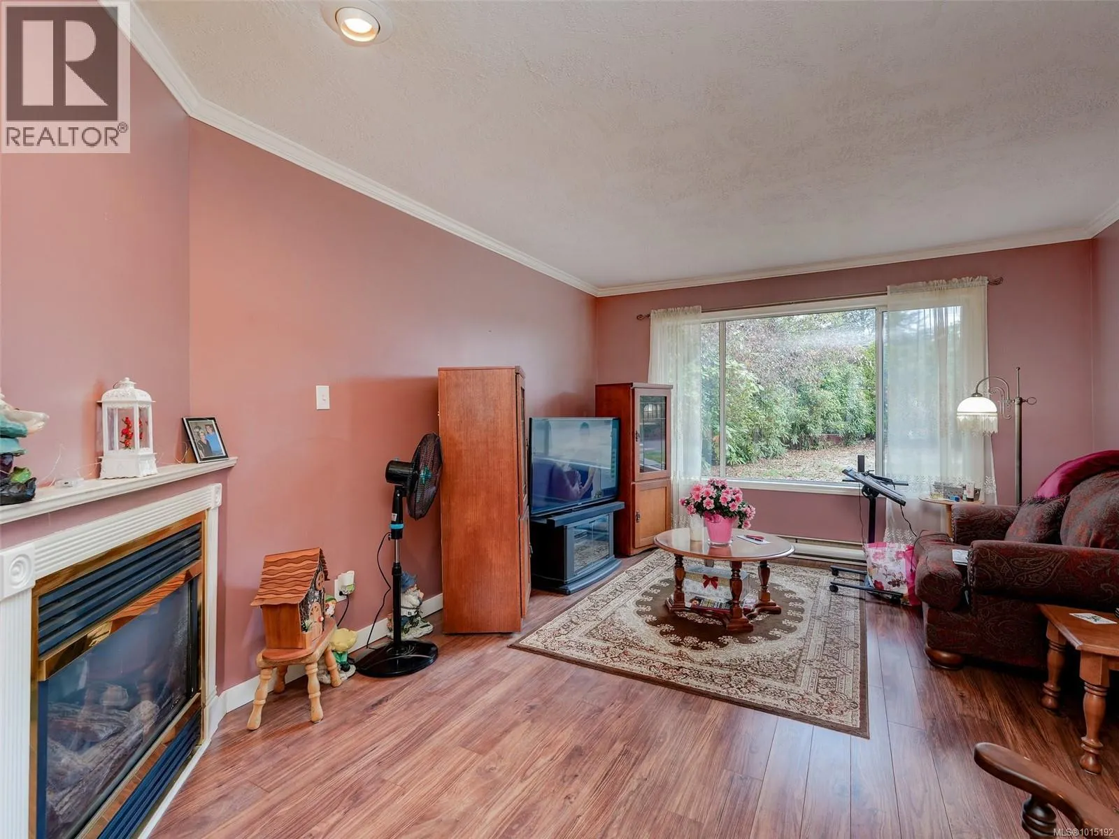 1033 Goldstream Ave