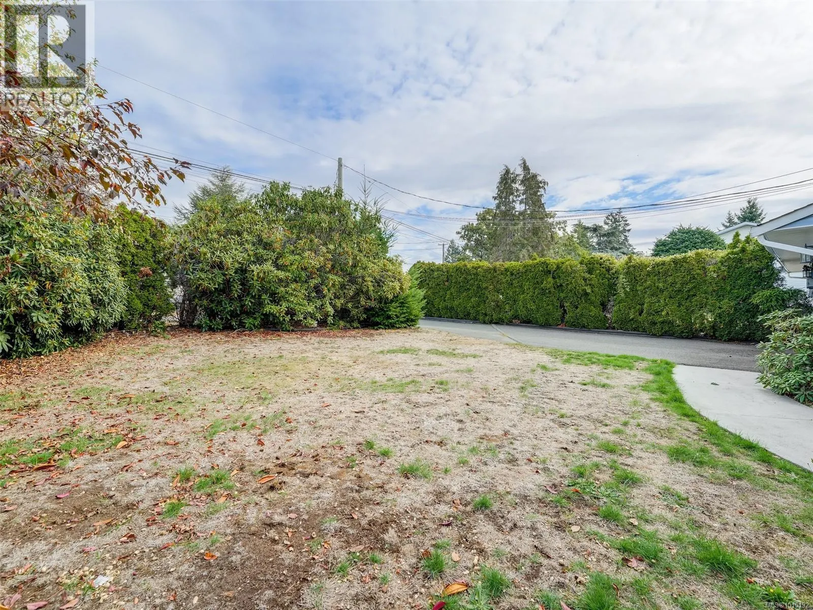1033 Goldstream Ave