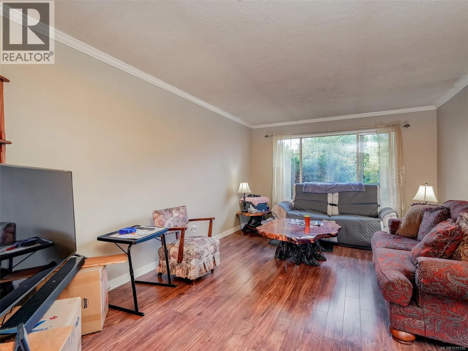 1033 Goldstream Ave