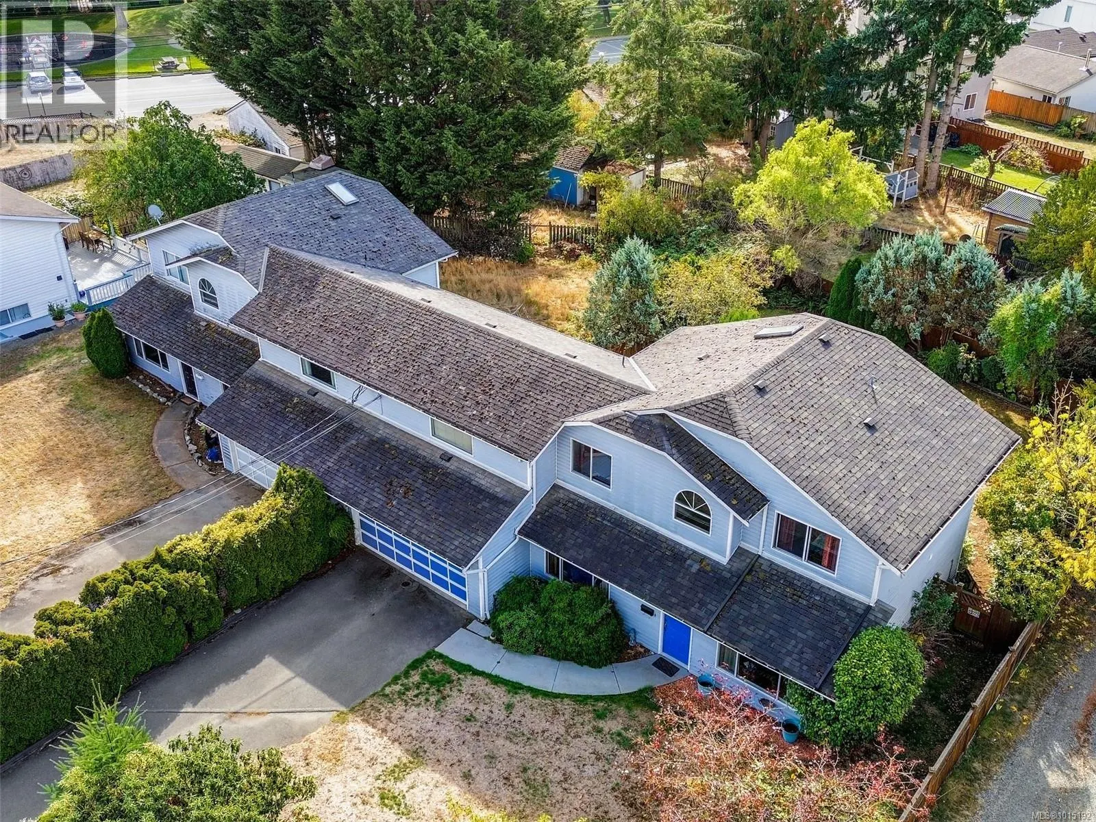 1033 Goldstream Ave