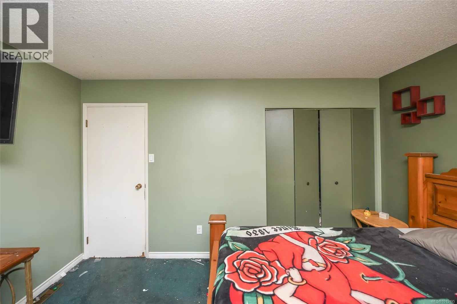1571 Valley Cres